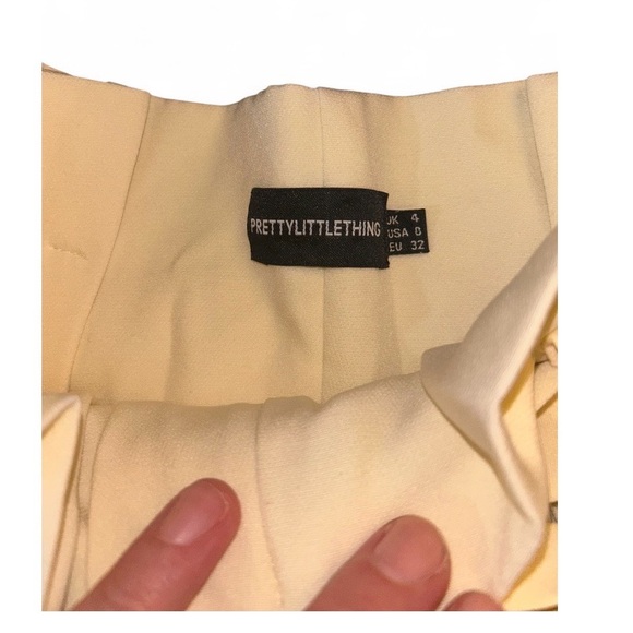 PrettyLittleThing Cream High-Waisted Tie Belt Shorts | Size US 4 - Picture 2 of 4